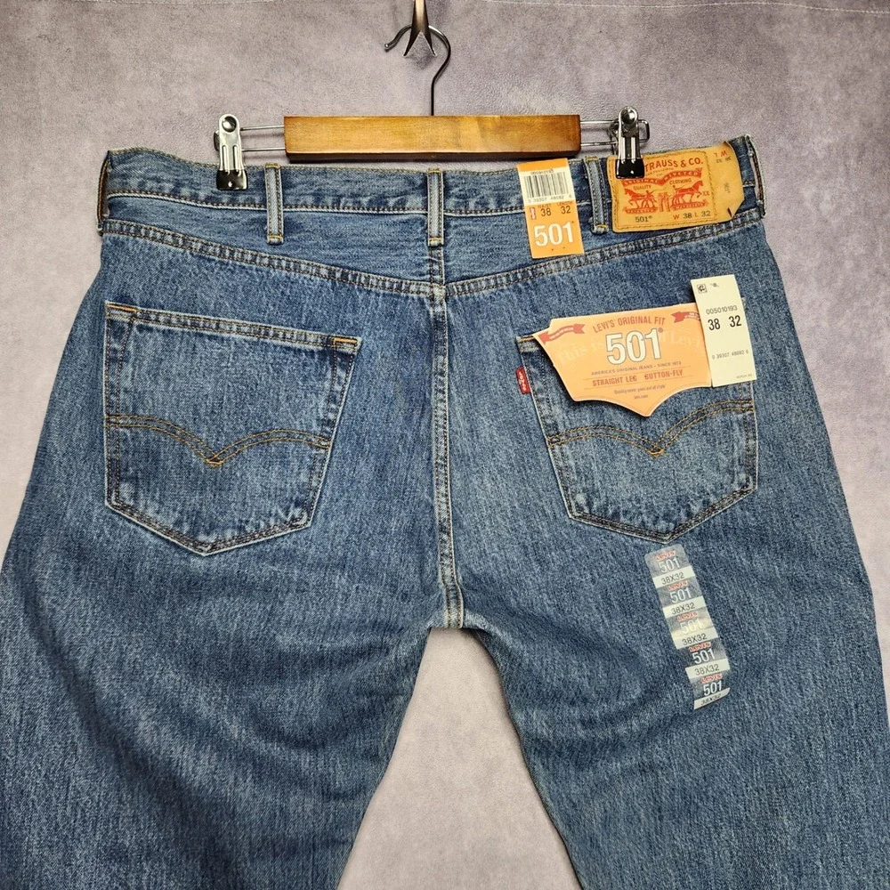 Levis 501 Original Fit Mens Jeans 38x32 Blue Straight Leg Button Fly 005010193